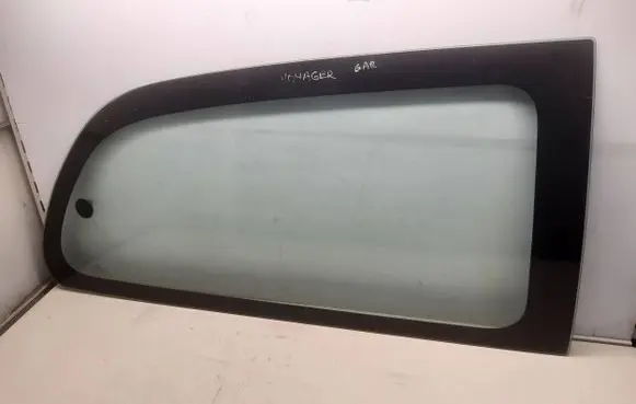 Chrysler Grand Voyager IV Rear side window