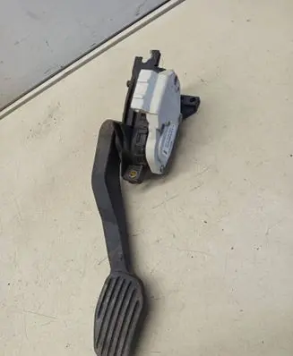 Volvo XC70 Accelerator throttle pedal 30683517 6PV00853714