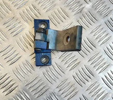 BMW 5 E60 E61 Front door upper hinge 7068073