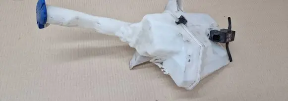 Hyundai i20 (PB PBT) Windshield washer fluid reservoir/tank 986101J000 986101J100