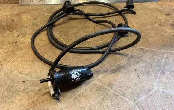 Mercedes-Benz ML W166 Windshield washer spray nozzle A1668600992