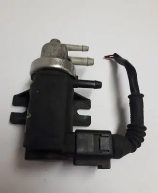 Audi A4 S4 B6 8E 8H Turbo solenoid valve 1J0906627B