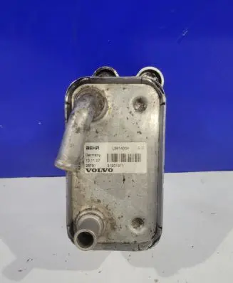 Engine oil radiator