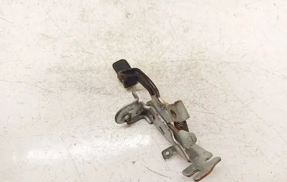 Toyota Avensis Verso Fuel tank opening switch