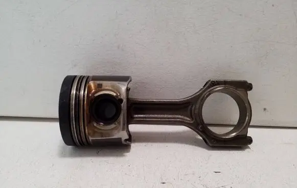 BMW X6 F16 Piston with connecting rod 84L110 7812585
