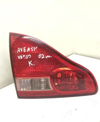 Toyota Avensis Verso Tailgate rear/tail lights