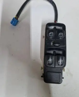 Mercedes-Benz C W203 Electric window control switch A2038218051 501810 110402NQ03
