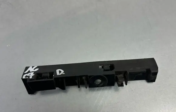 Audi A6 S6 C7 4G Front bumper mounting bracket 4G0853922B