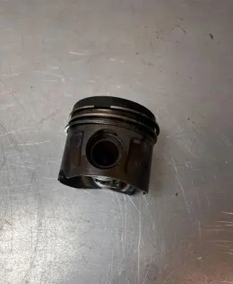 Mercedes-Benz ML W164 Piston 8340F