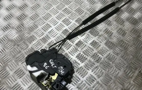 Mitsubishi Colt Front door lock