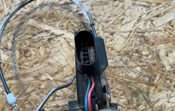 Audi A6 S6 C5 4B Front door lock 4B1837016B