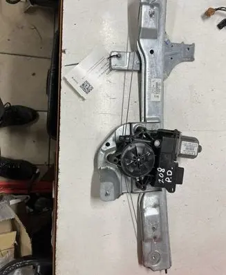 Peugeot 208 I Front door window regulator with motor 9673153180 9674254180 37221000
