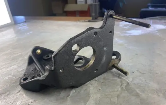 Audi A6 S6 C5 4B Fuel pump bracket 046130147D