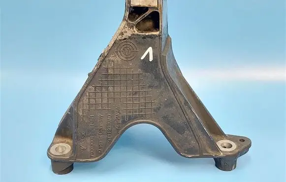 Porsche Panamera (971) Engine mounting bracket 971199307D