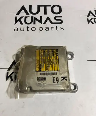 Toyota Prius (XW20) Airbag control unit/module 8917047390 1523006951 026951046PF