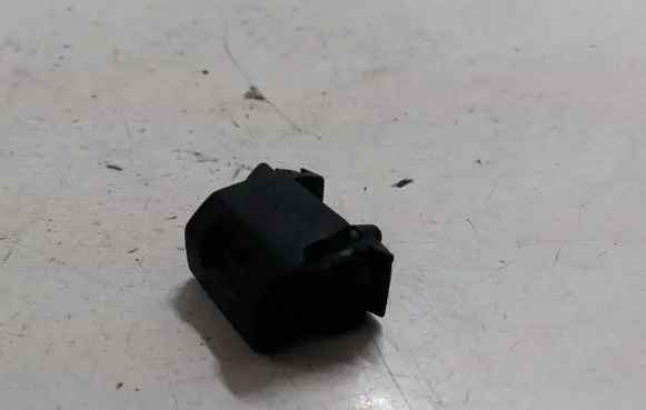 Windshield washer spray nozzle