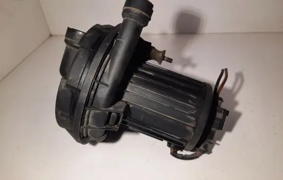Audi A6 S6 C5 4B Secondary air pump 06A959253