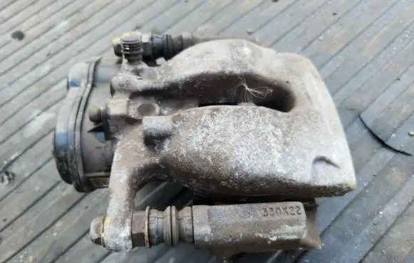 Mercedes-Benz GL X166 Rear brake caliper 32352564