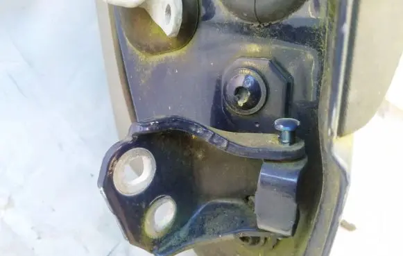 Renault Laguna I Rear door lower hinge