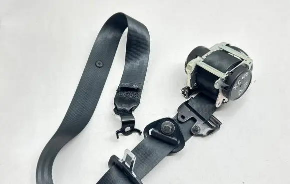 Volvo XC40 Front seatbelt 008R0000 06367 638028300B