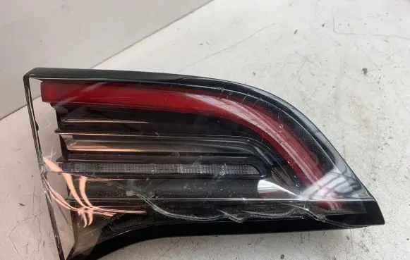 Tesla Model Y Tailgate rear/tail lights