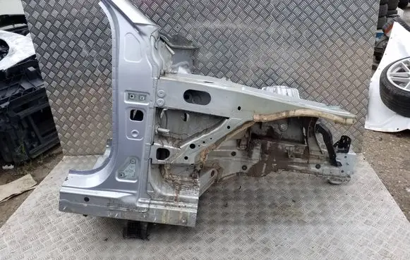 Mercedes-Benz EQC Front quarter panel
