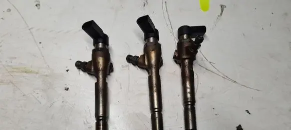 Renault Scenic II - Grand scenic II Fuel injector 8200380253