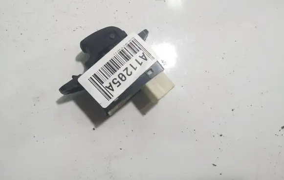 Hyundai Santa Fe Electric window control switch 935753C010