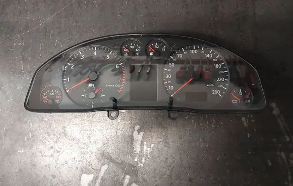 Audi A4 S4 B5 8D Speedometer (instrument cluster) 8D0919881J