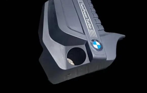 BMW 5 F10 F11 Engine cover (trim) 7607447 52794510 0U7447