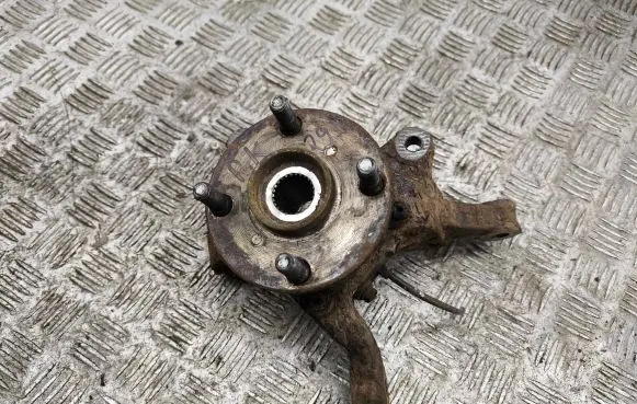 Toyota Yaris Front wheel hub