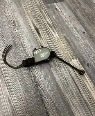 Headlight/headlamp level sensor