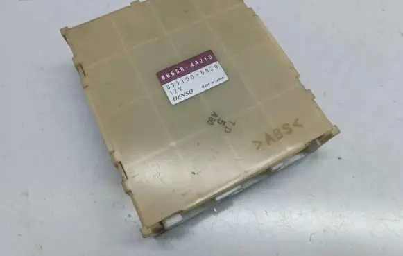 Toyota Avensis Verso Other control units/modules 8865044210 0771005520