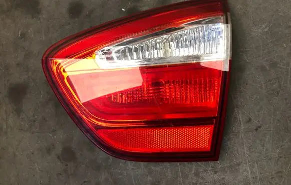 KIA Rio Tailgate rear/tail lights 924041W2