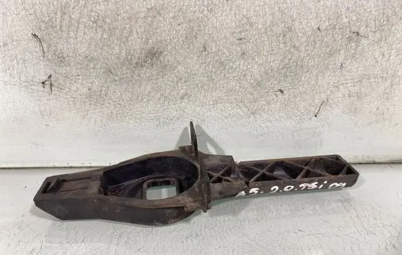 Audi A5 8T 8F Radiator mount bracket 8k0805201