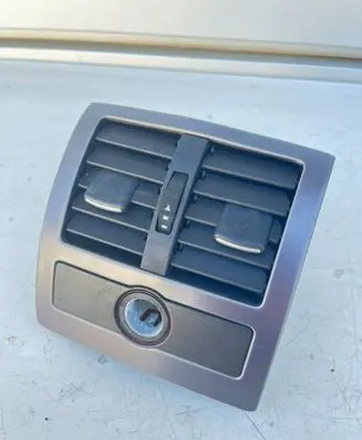 Audi A6 S6 C5 4B Rear air vent grill 4B0815743