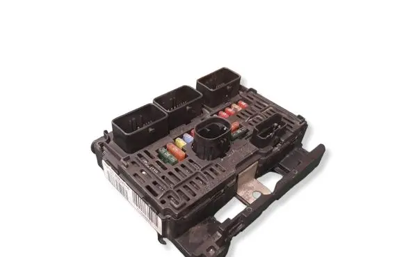 Peugeot 407 Fuse module 9656086180 BSML0200 S118983002