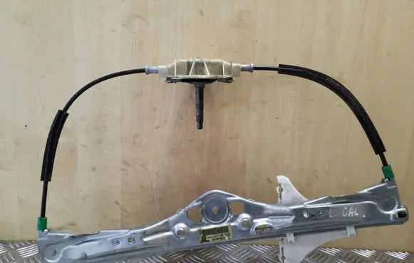 Rear door manual window regulator
