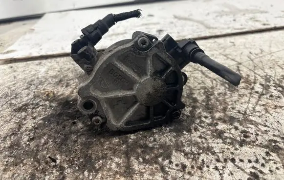 Citroen C4 II Picasso Vacuum pump 9804021880