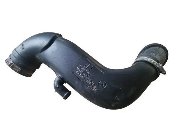 Opel Zafira B Intercooler hose/pipe 55561910