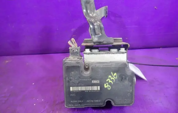 Ford Fiesta ABS Pump 8V512M110AD