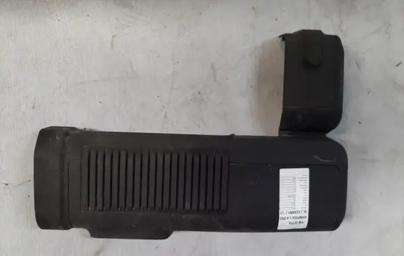 Volkswagen Jetta VI Engine cover (trim) 5C6806441
