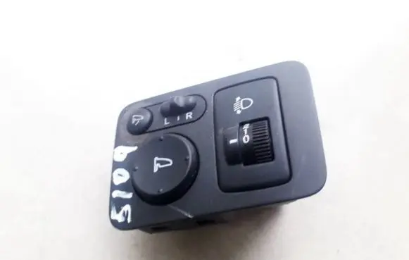 Honda CR-V Wing mirror switch M33212