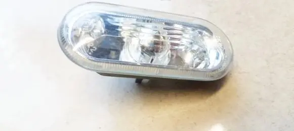 Front fender indicator light