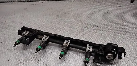 Ford Focus Fuel injectors set 98MFBC9F593 5M569H487BA