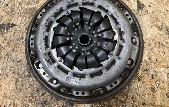 Nissan Juke I F15 Clutch set kit 302050418R