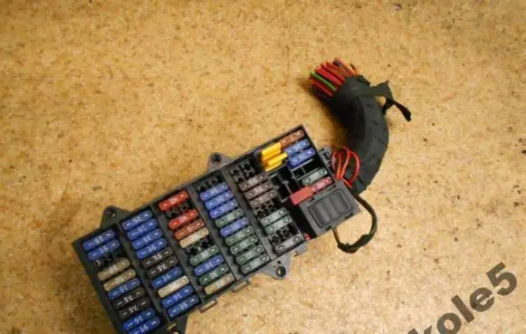 Porsche 911 996 Relay mounting block 