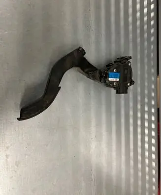 Volkswagen PASSAT B5.5 Accelerator throttle pedal 6PV00837602 8D1723523N
