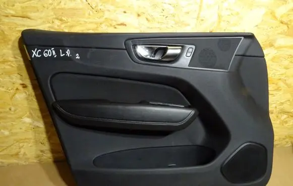 Volvo XC60 Front door card panel trim 31446174 30747753