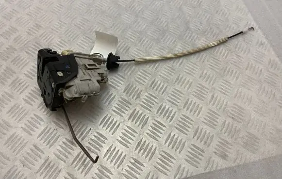 Audi A6 S6 C6 4F Front door lock 4F1837016